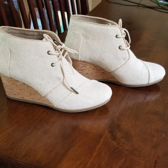 bobs wedge booties